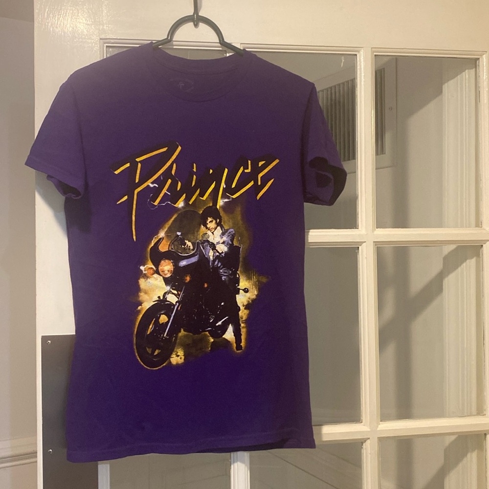 Prince Estate size Small T-shirt good condition
